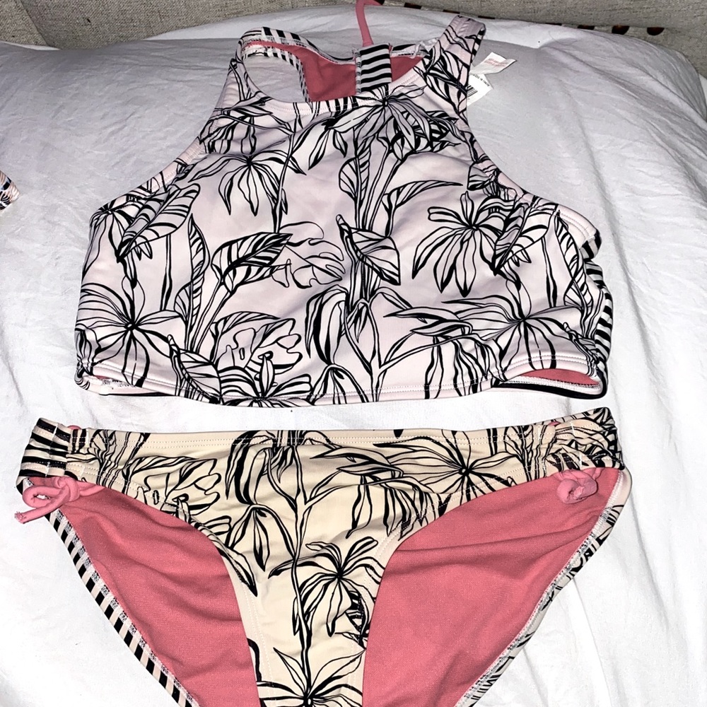 Roxy girls bathing suit set